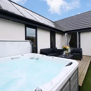 Hoxne - Sunflower With Private Hot Tub York
